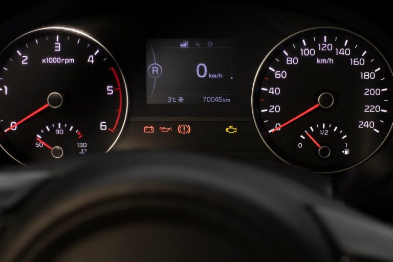 Lire la suite à propos de l’article Mode économie actif et voiture qui ne démarre plus : Diagnostic et solutions rapides