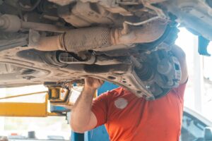 Lire la suite à propos de l’article État de la timonerie de direction : signes d&rsquo;usure, contrôle technique et réparation