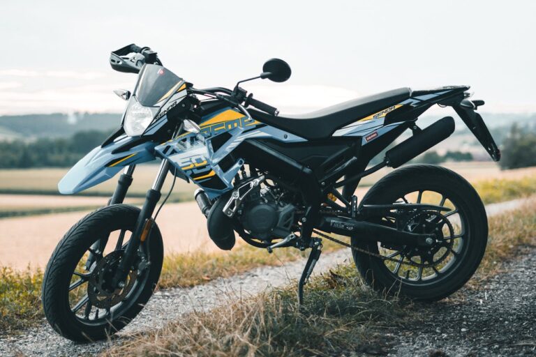 Lire la suite à propos de l’article Moto 50cc à 14 ans : tout ce qu&rsquo;il faut savoir avant d&rsquo;acheter