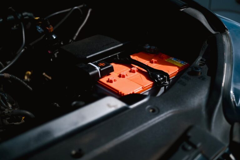 Lire la suite à propos de l’article Combien faut-il faire de km pour recharger une batterie de voiture ?