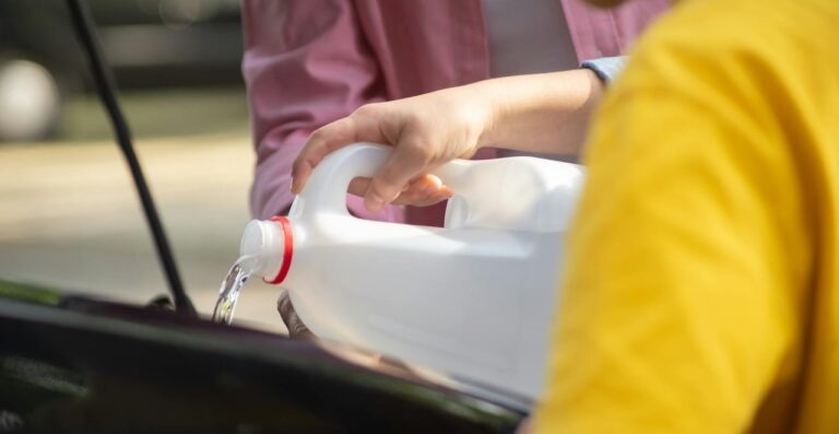 Lire la suite à propos de l’article Peut-on mélanger liquide de refroidissement rose et jaune ?