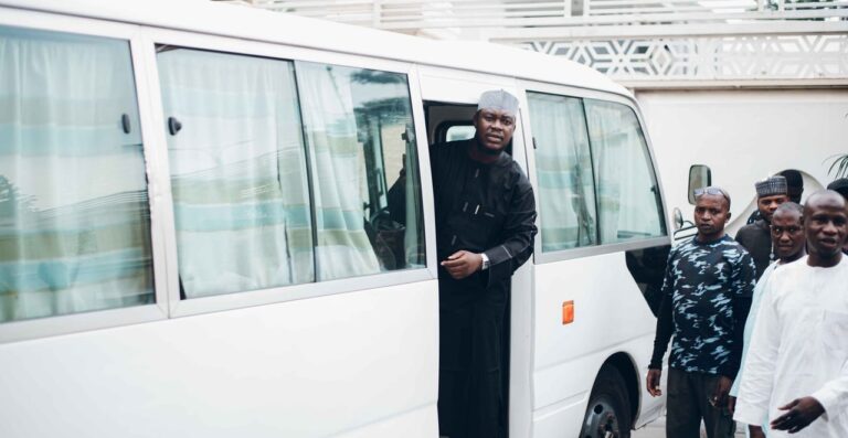 Lire la suite à propos de l’article Tarif location minibus 9 places Super U : combien ça coûte réellement ?