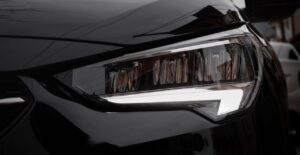 Lire la suite à propos de l’article Phare à led pour voiture : fonctionnement, prix et légalité