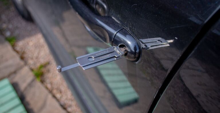 Lire la suite à propos de l’article Comment changer une serrure de porte de voiture